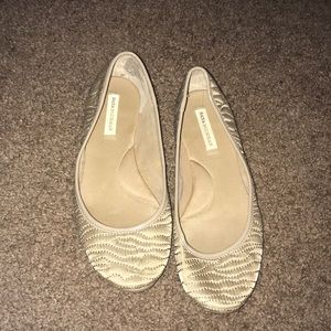 UNWORN FLATS